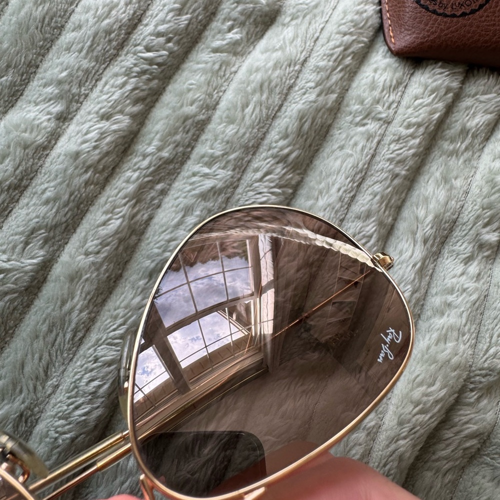 Ray-Ban Gold Frame Sunglasses with Brown Lenses - Picture 8 of 8